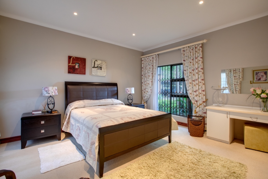 6 Bedroom Property for Sale in Marlbank Gauteng