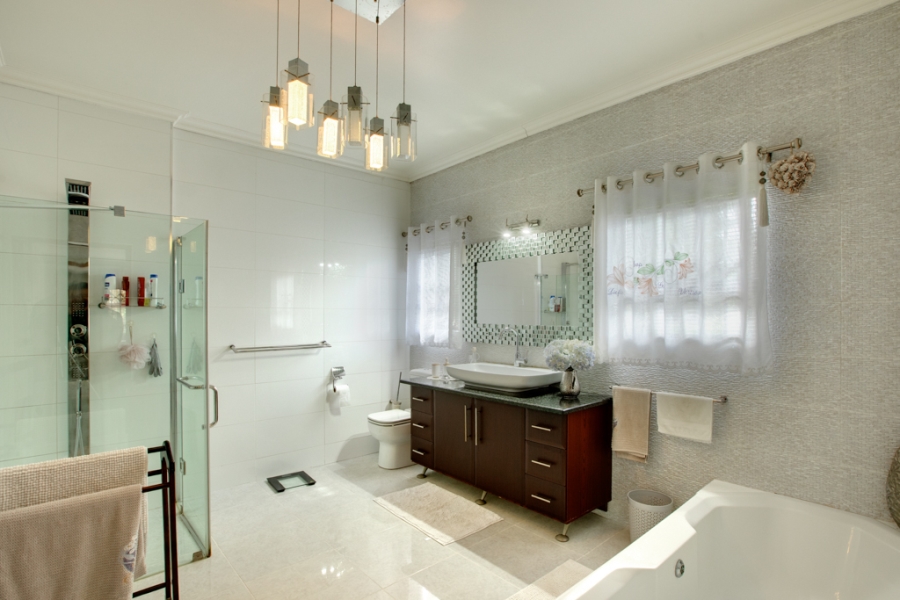 6 Bedroom Property for Sale in Marlbank Gauteng