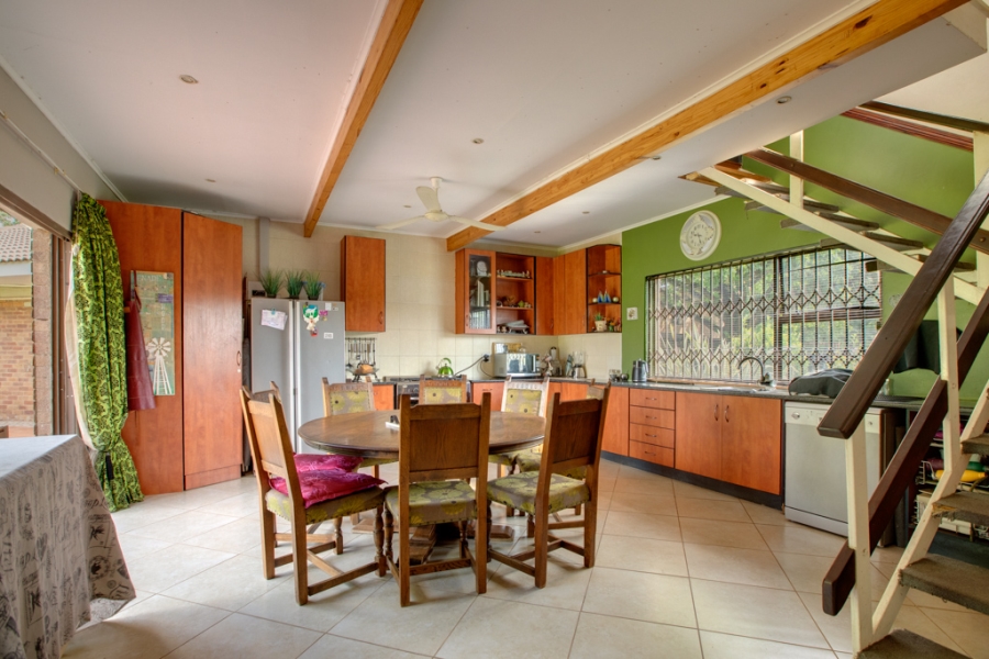 6 Bedroom Property for Sale in Marlbank Gauteng