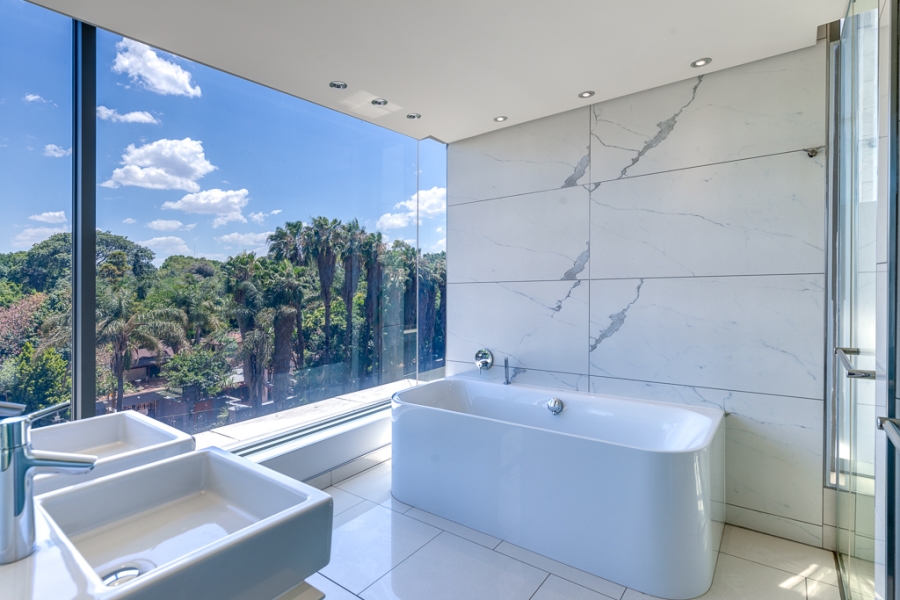 3 Bedroom Property for Sale in Sandhurst Gauteng