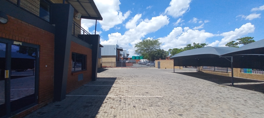 To Let commercial Property for Rent in North Riding Gauteng