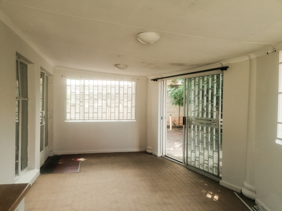 To Let 1 Bedroom Property for Rent in Fontainebleau Gauteng