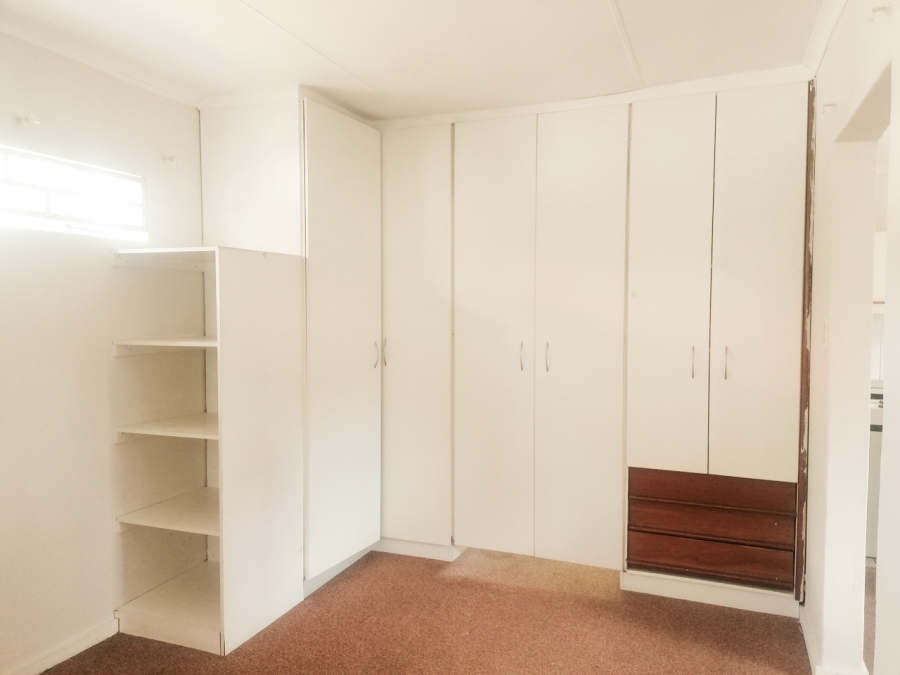 To Let 1 Bedroom Property for Rent in Fontainebleau Gauteng