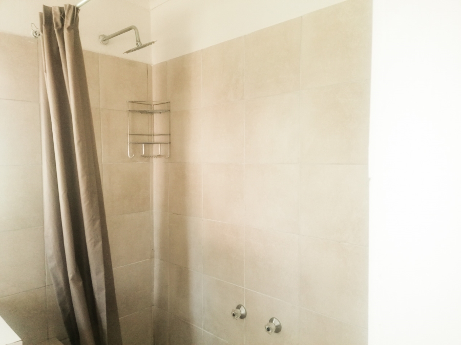 To Let 1 Bedroom Property for Rent in Fontainebleau Gauteng