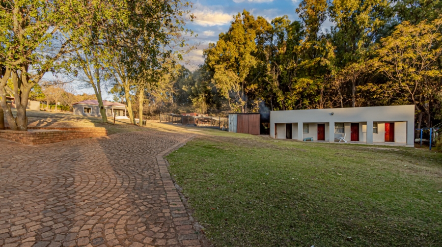 To Let 4 Bedroom Property for Rent in Poortview Gauteng