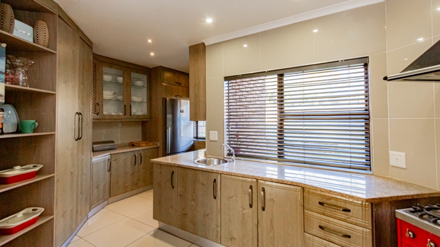 To Let 4 Bedroom Property for Rent in Poortview Gauteng