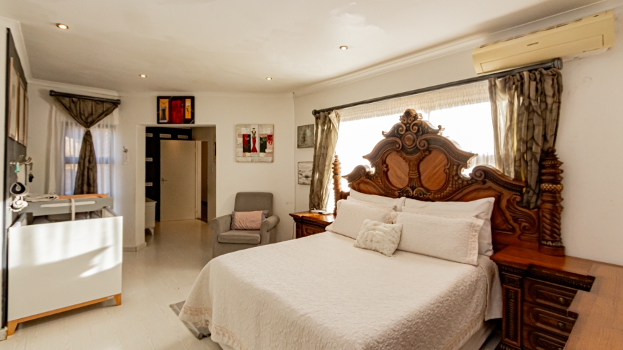 To Let 4 Bedroom Property for Rent in Poortview Gauteng