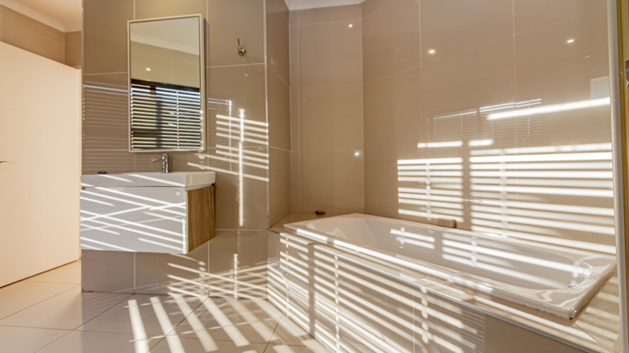 To Let 4 Bedroom Property for Rent in Poortview Gauteng