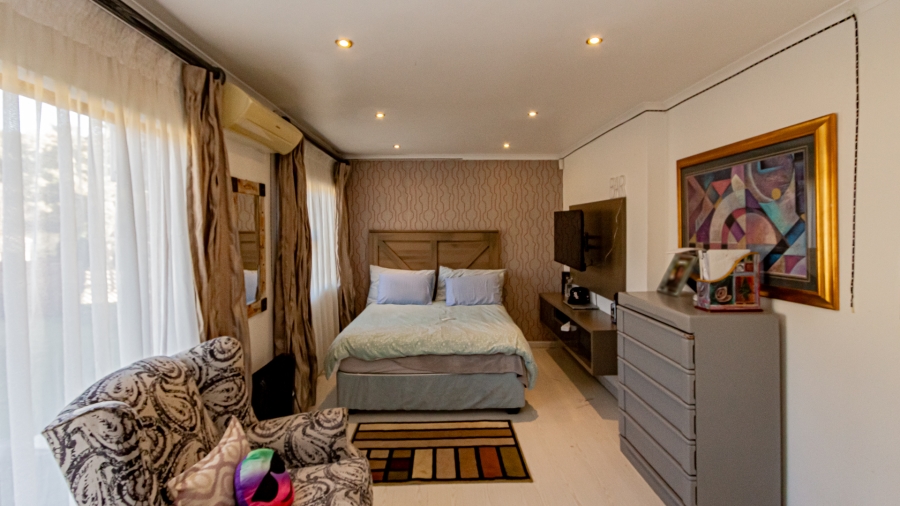 4 Bedroom Property for Sale in Poortview Gauteng