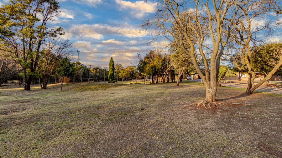 4 Bedroom Property for Sale in Poortview Gauteng