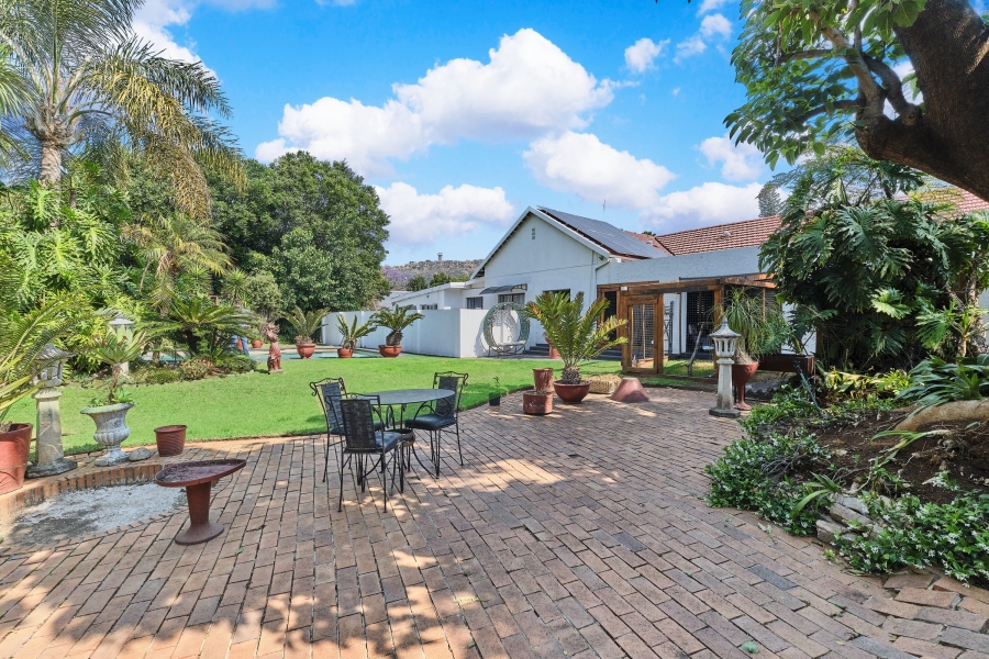 8 Bedroom Property for Sale in Northcliff Gauteng