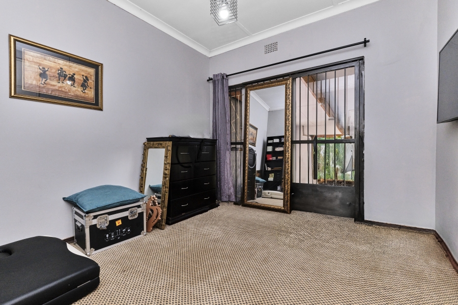 8 Bedroom Property for Sale in Northcliff Gauteng