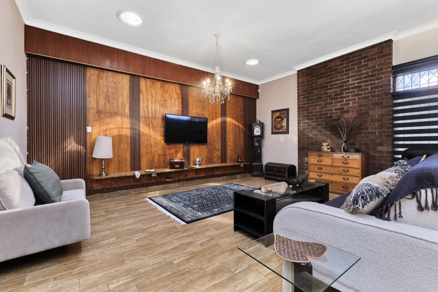 8 Bedroom Property for Sale in Northcliff Gauteng