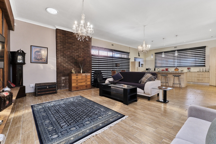 8 Bedroom Property for Sale in Northcliff Gauteng