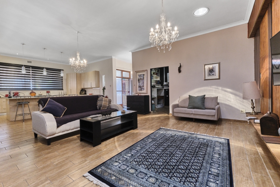 8 Bedroom Property for Sale in Northcliff Gauteng