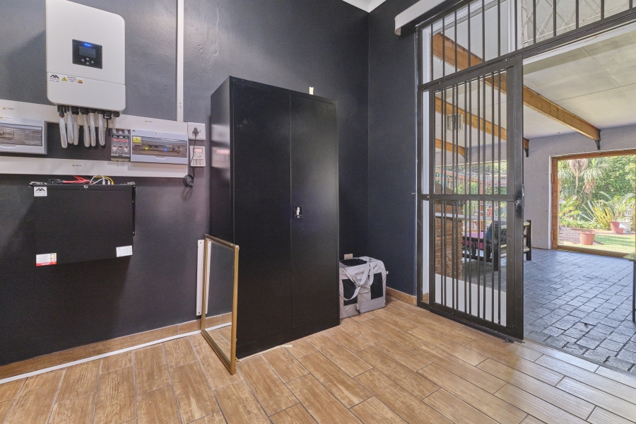 8 Bedroom Property for Sale in Northcliff Gauteng