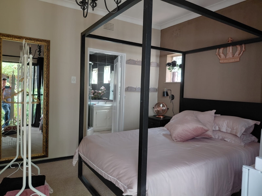 8 Bedroom Property for Sale in Northcliff Gauteng