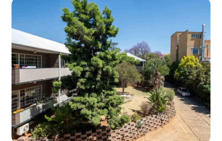 To Let 2 Bedroom Property for Rent in Linden Gauteng