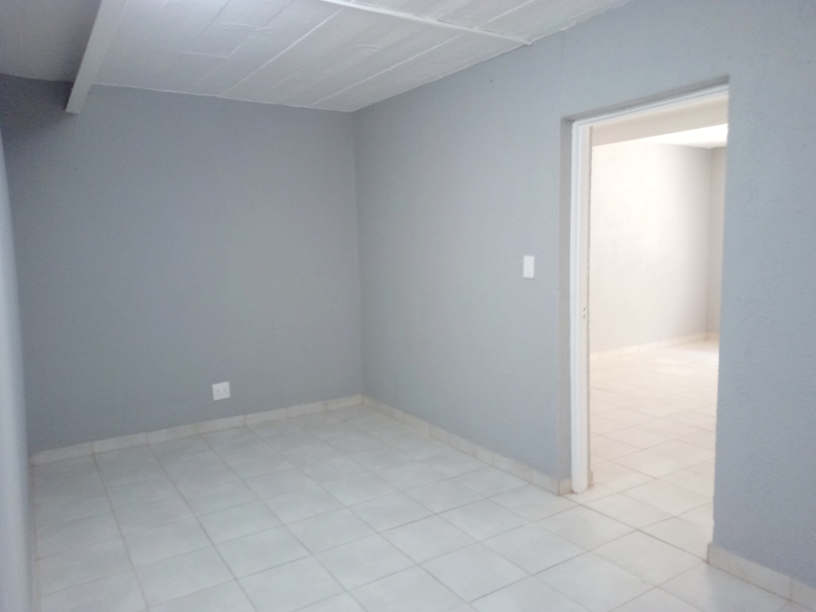 To Let 1 Bedroom Property for Rent in Blairgowrie Gauteng