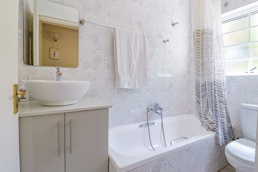 To Let 2 Bedroom Property for Rent in Silver Lakes Golf Estate Gauteng