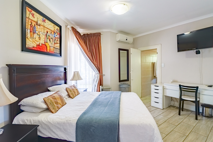 To Let 2 Bedroom Property for Rent in Silver Lakes Golf Estate Gauteng