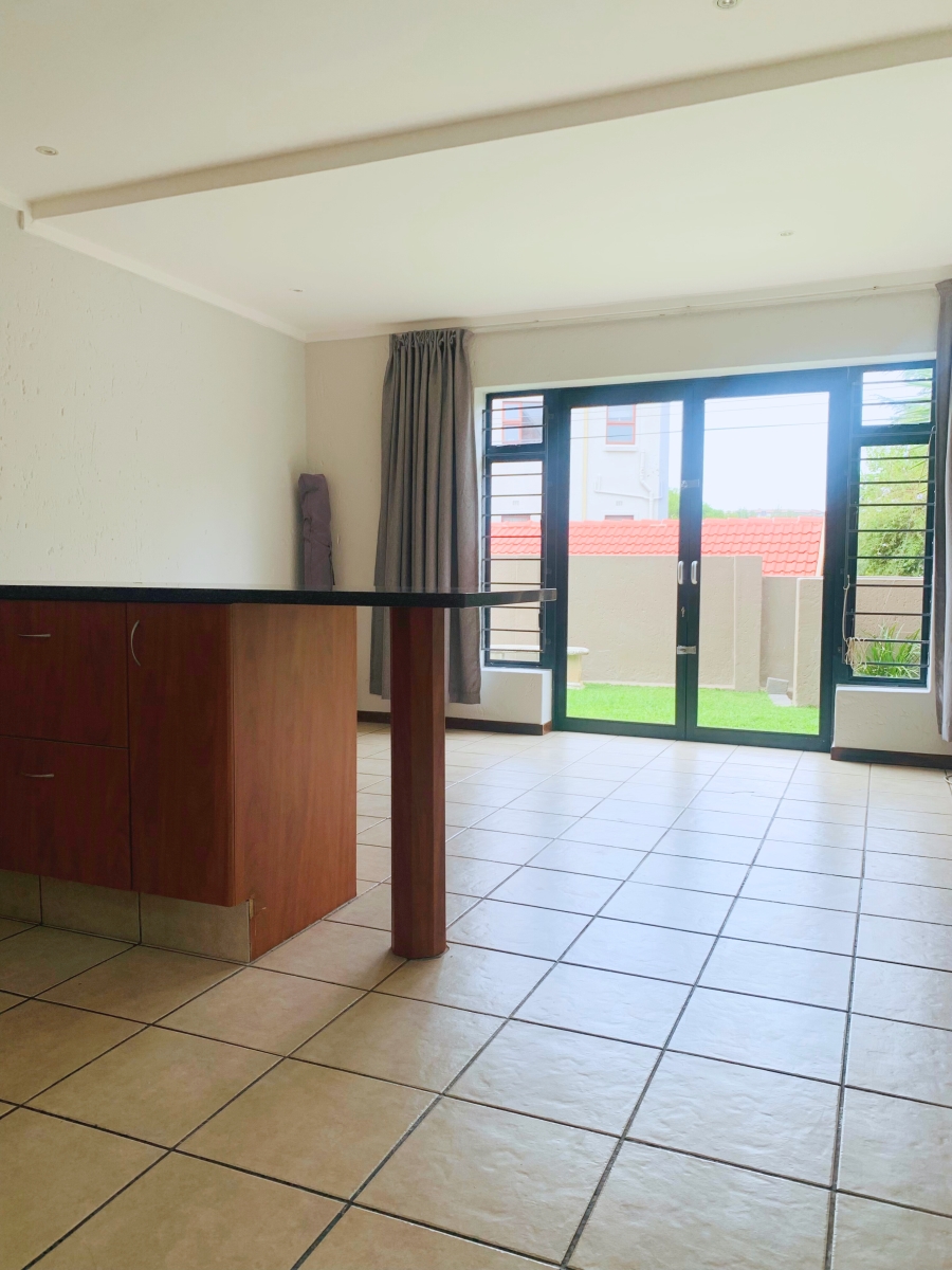 1 Bedroom Property for Sale in Darrenwood Gauteng