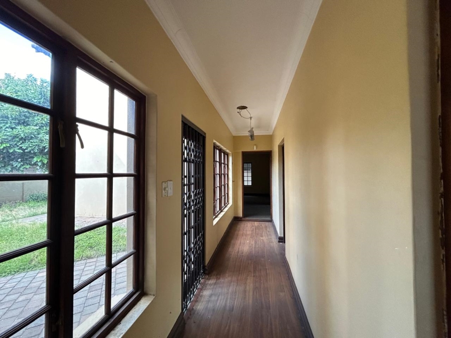 12 Bedroom Property for Sale in Wierda Park Gauteng
