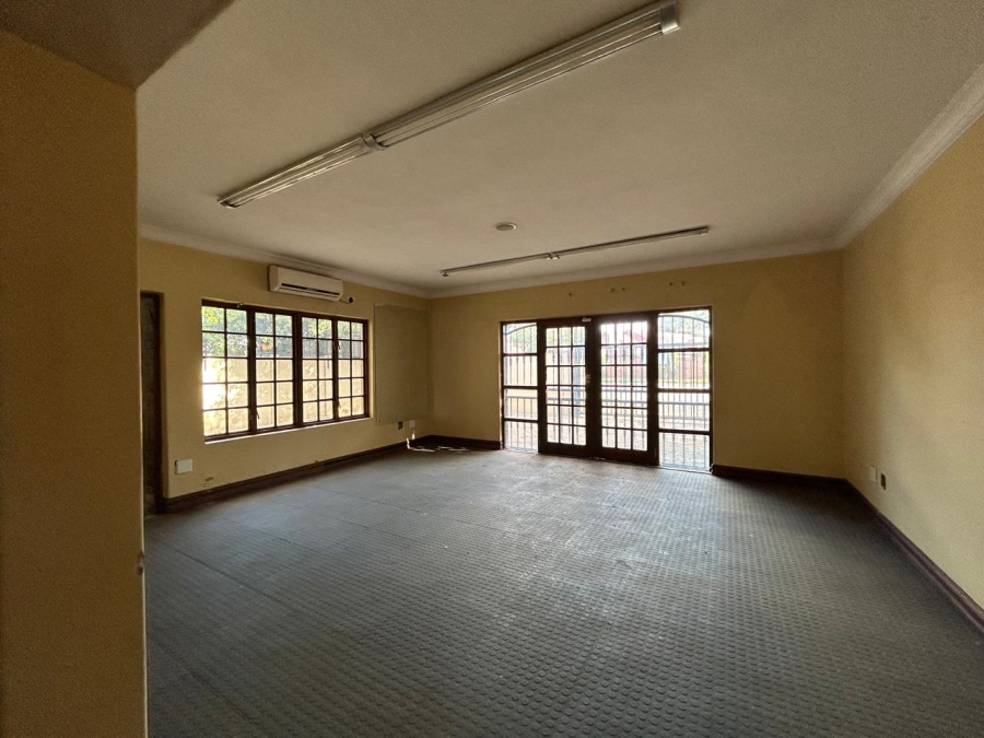 12 Bedroom Property for Sale in Wierda Park Gauteng