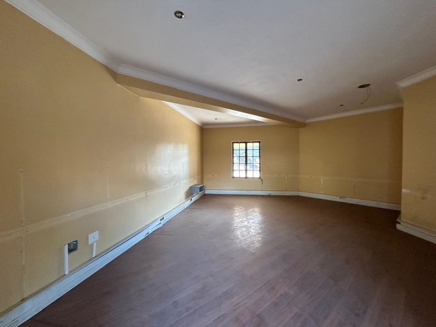 12 Bedroom Property for Sale in Wierda Park Gauteng