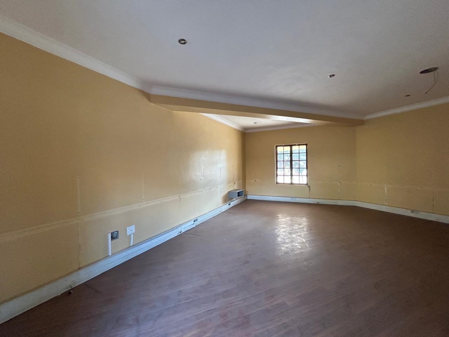12 Bedroom Property for Sale in Wierda Park Gauteng
