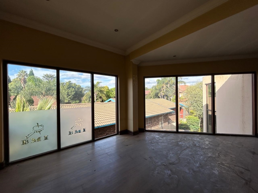 12 Bedroom Property for Sale in Wierda Park Gauteng