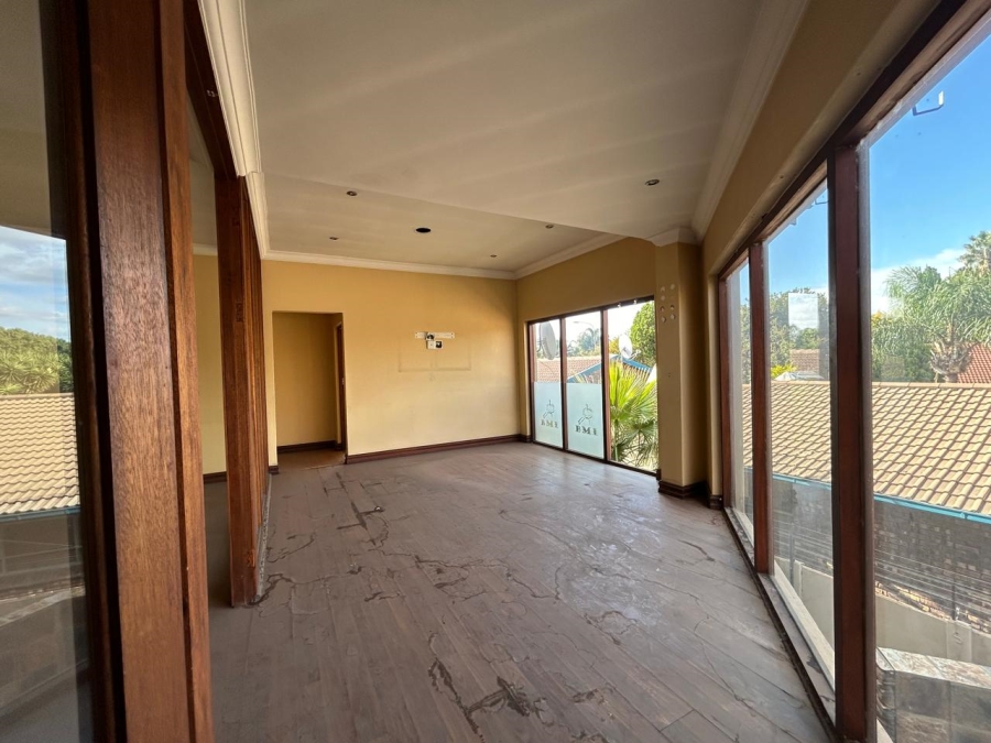 12 Bedroom Property for Sale in Wierda Park Gauteng