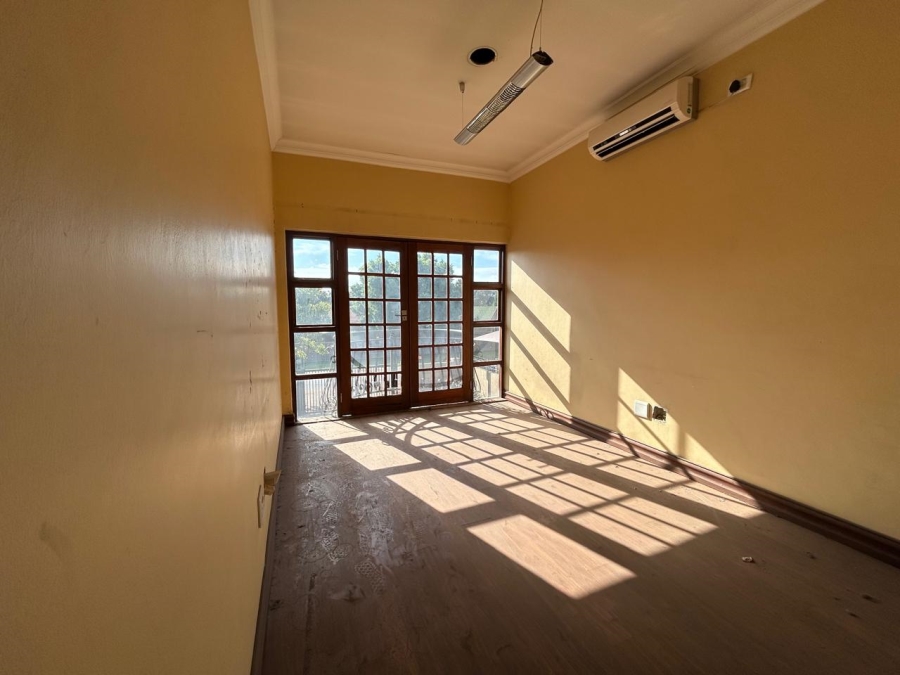 12 Bedroom Property for Sale in Wierda Park Gauteng