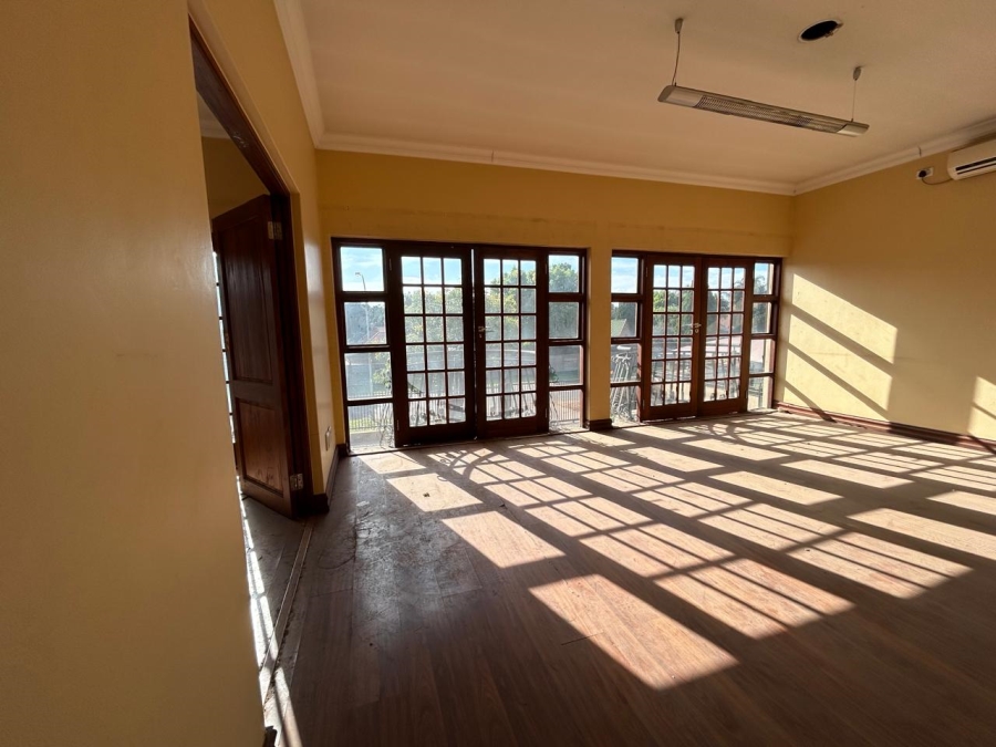 12 Bedroom Property for Sale in Wierda Park Gauteng