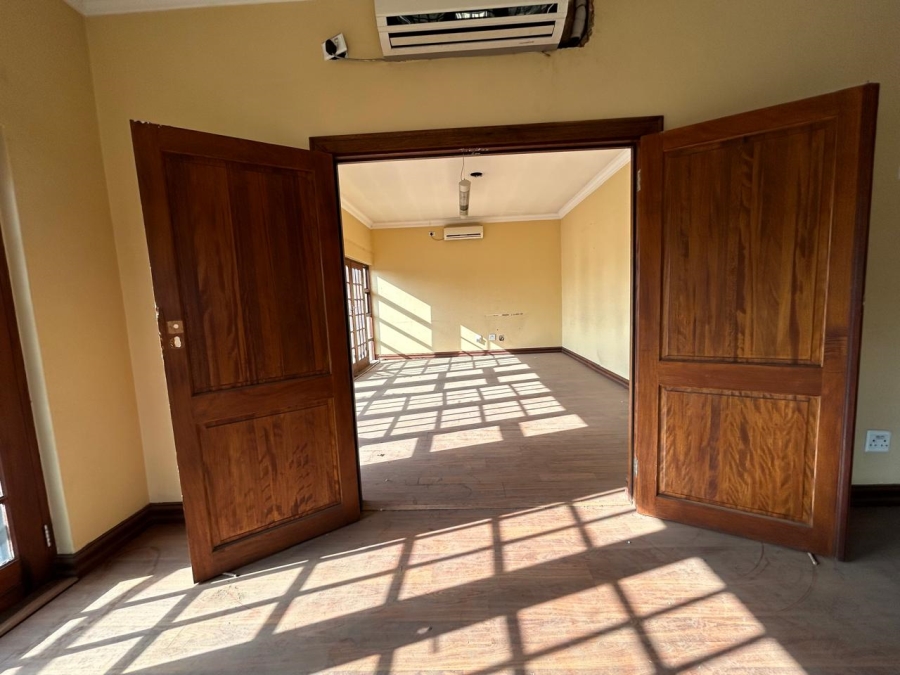 12 Bedroom Property for Sale in Wierda Park Gauteng