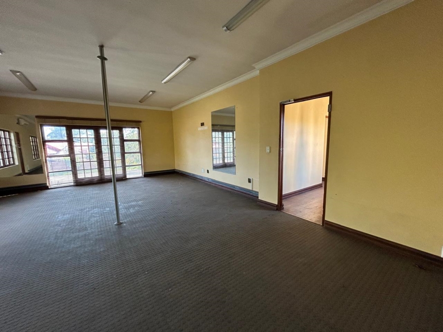 12 Bedroom Property for Sale in Wierda Park Gauteng