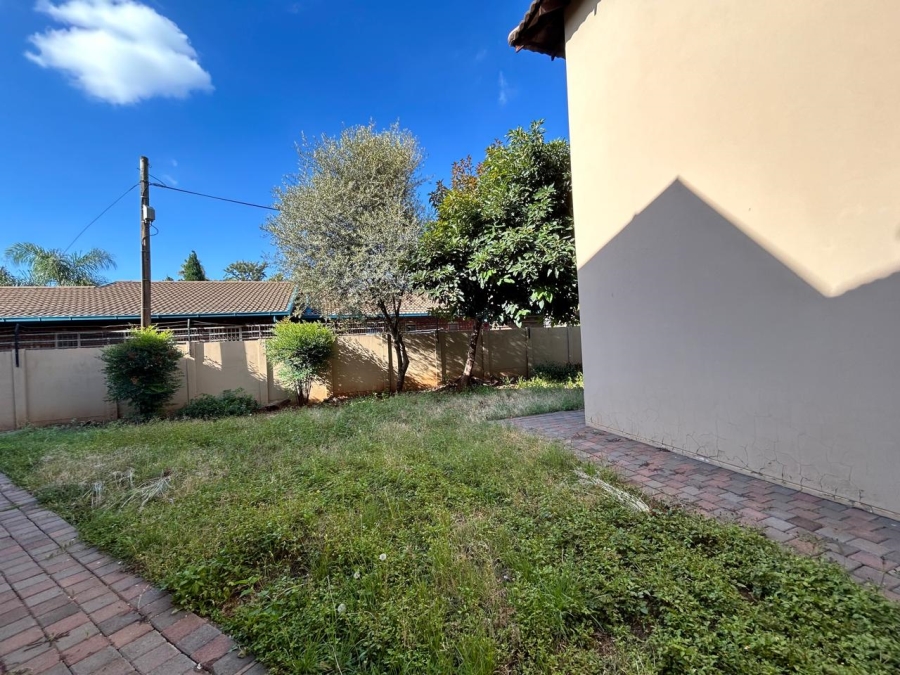 12 Bedroom Property for Sale in Wierda Park Gauteng