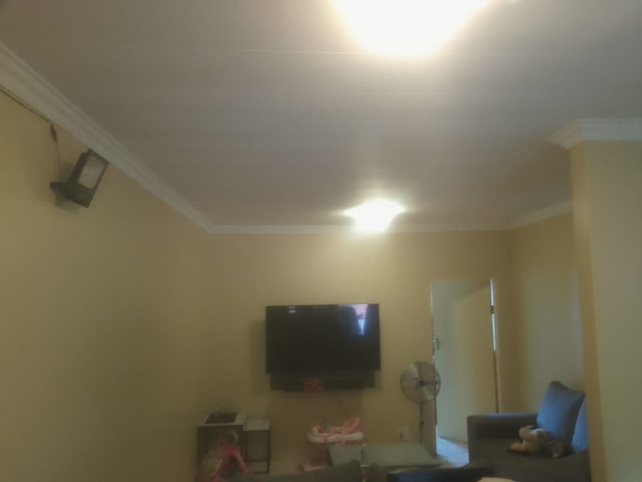 To Let 2 Bedroom Property for Rent in Erasmia Gauteng