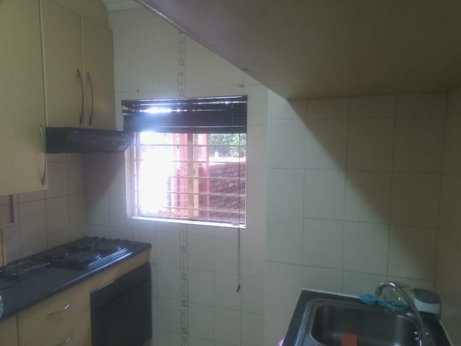 To Let 2 Bedroom Property for Rent in Erasmia Gauteng