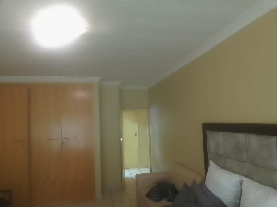 To Let 2 Bedroom Property for Rent in Erasmia Gauteng