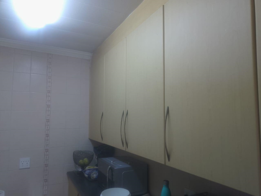 To Let 2 Bedroom Property for Rent in Erasmia Gauteng