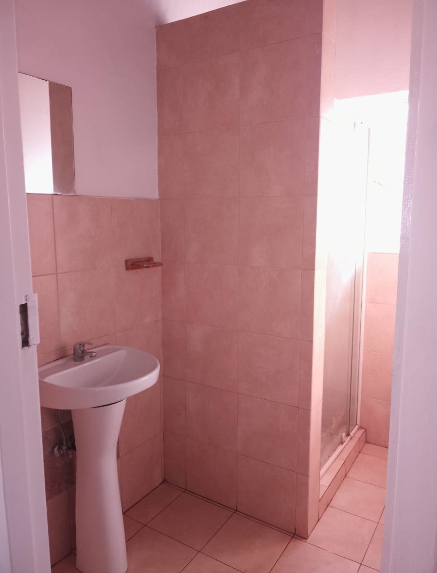 To Let 2 Bedroom Property for Rent in Laudium Gauteng