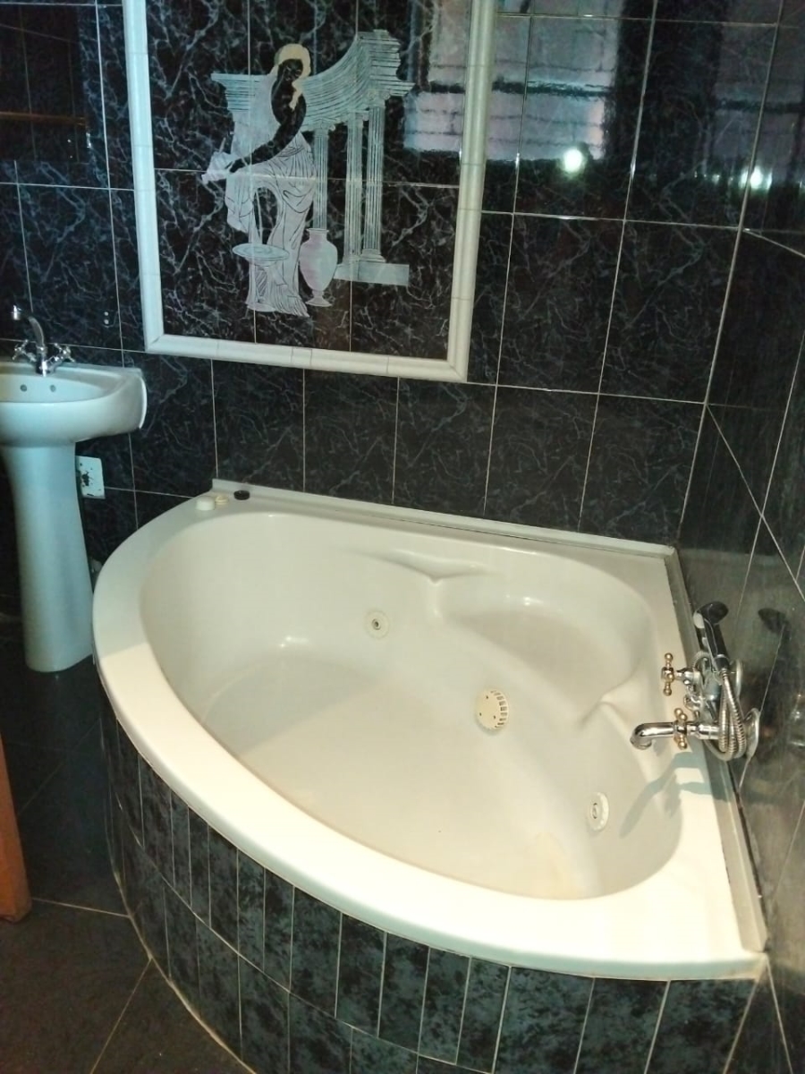 To Let 2 Bedroom Property for Rent in Laudium Gauteng