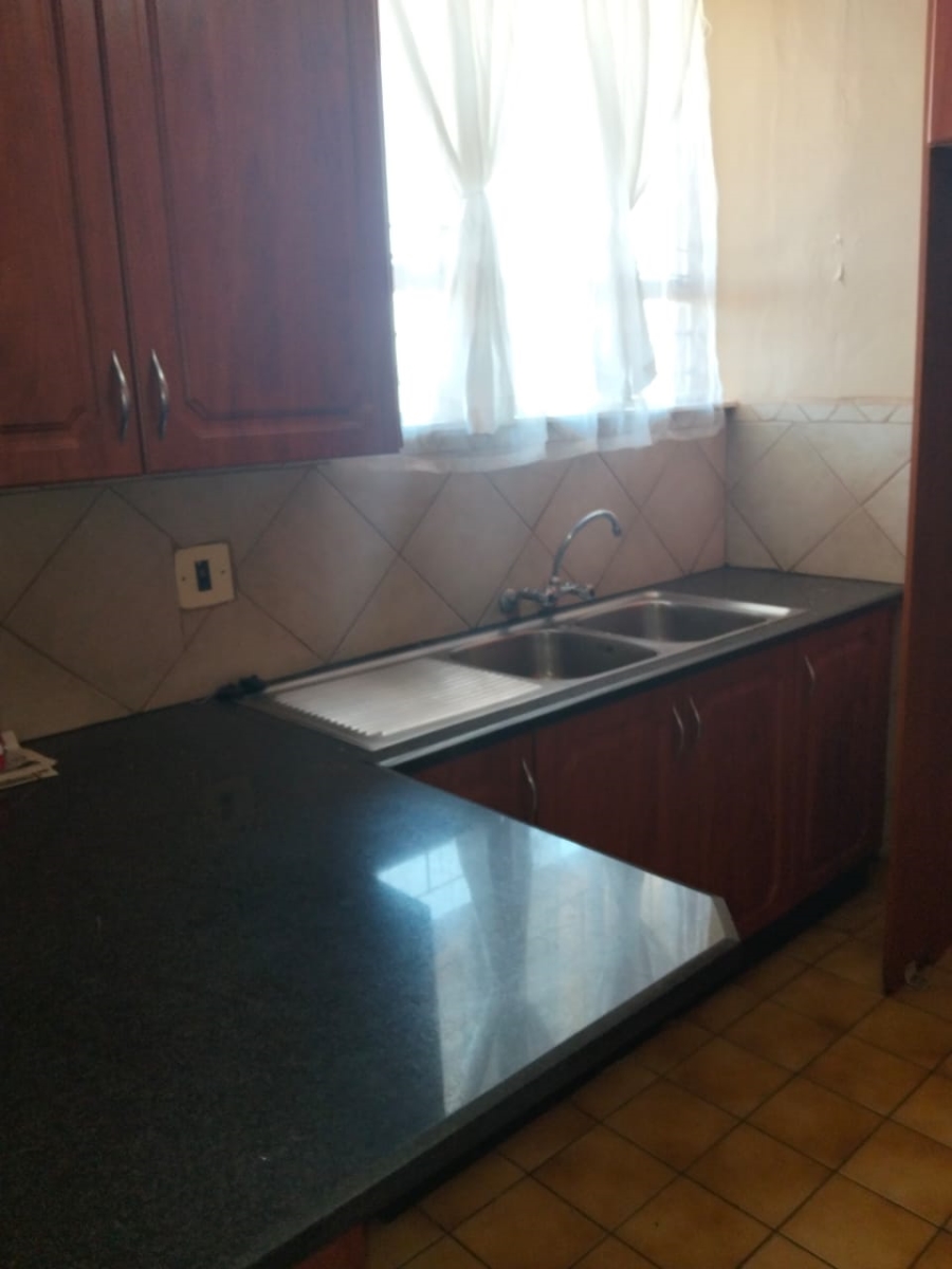 To Let 2 Bedroom Property for Rent in Laudium Gauteng