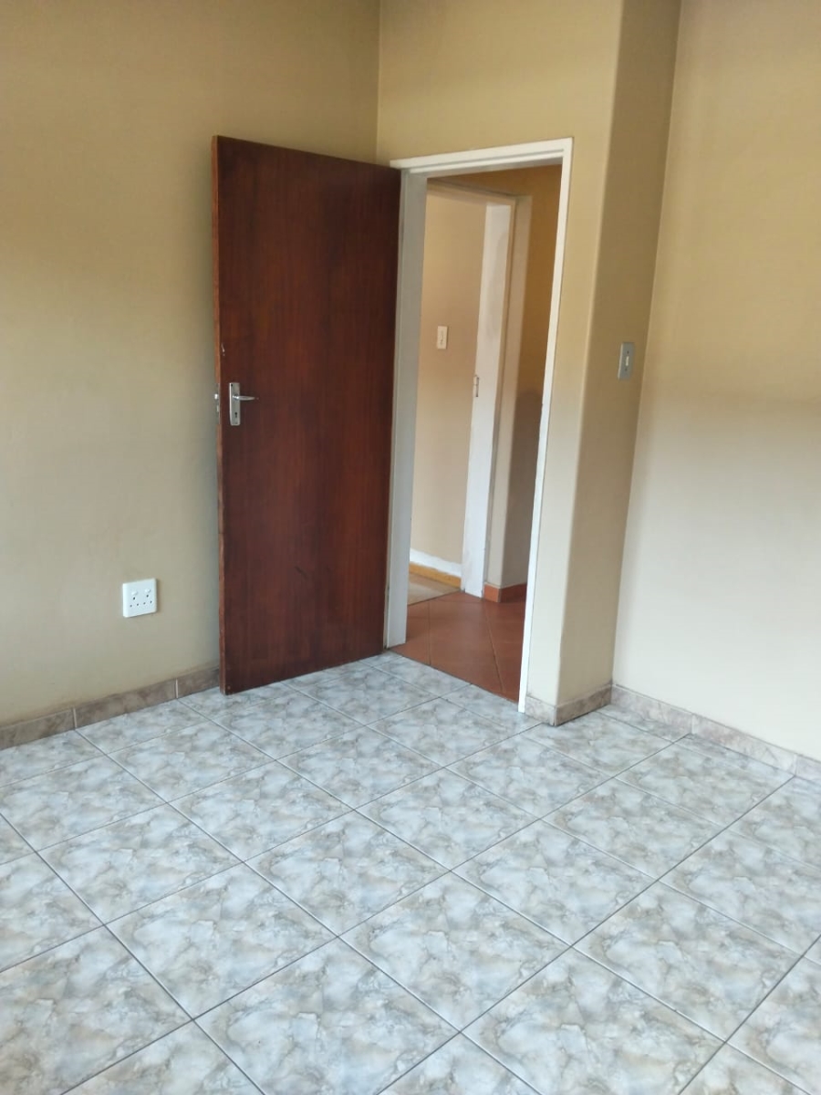 To Let 2 Bedroom Property for Rent in Laudium Gauteng