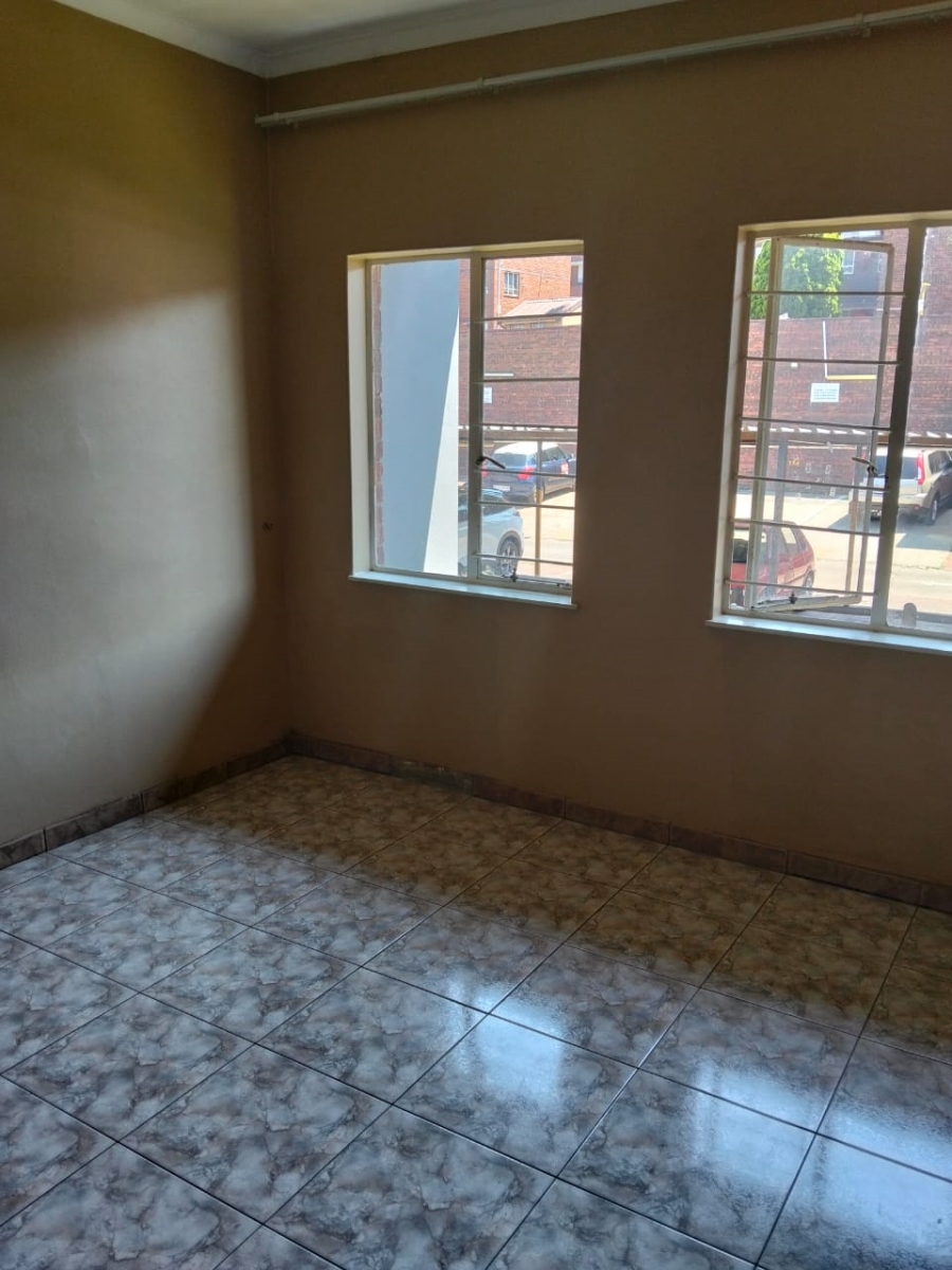 To Let 2 Bedroom Property for Rent in Laudium Gauteng