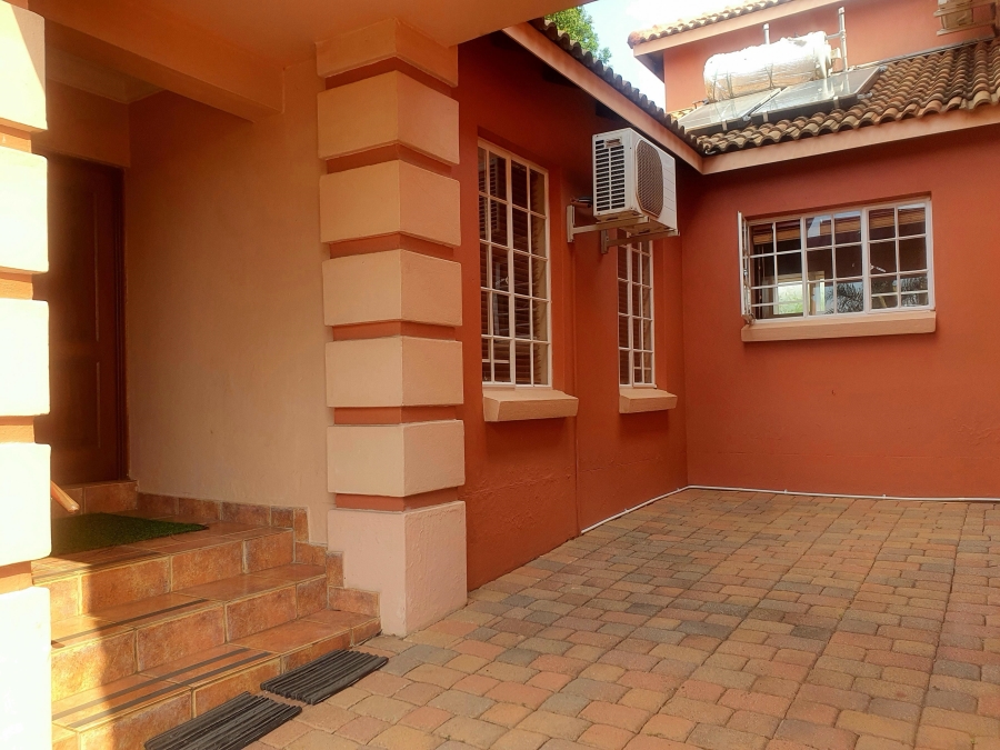 7 Bedroom Property for Sale in Eldo Glen Gauteng