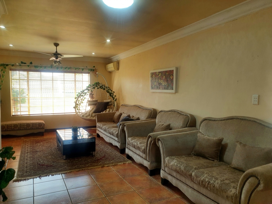 7 Bedroom Property for Sale in Eldo Glen Gauteng