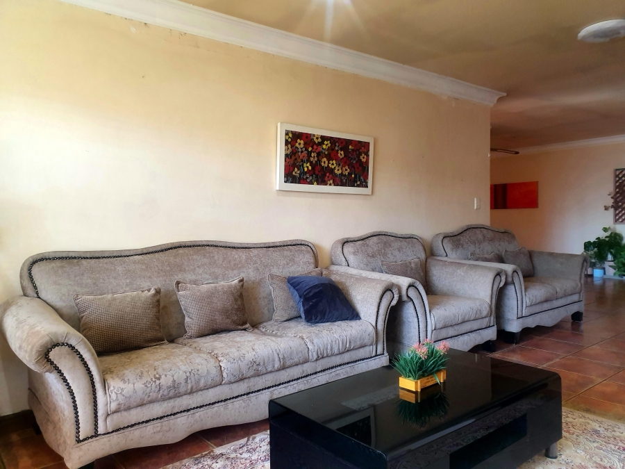 7 Bedroom Property for Sale in Eldo Glen Gauteng