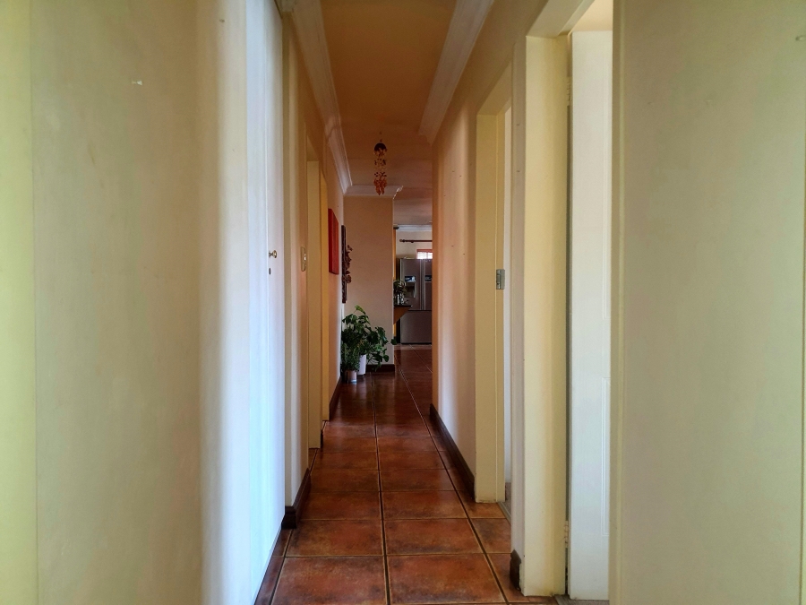 7 Bedroom Property for Sale in Eldo Glen Gauteng